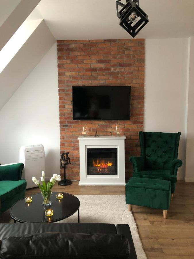 Zielone Fotele Starowka Apartment Allenstein